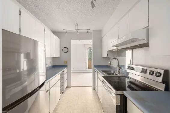 903 2024 Fullerton Avenue, North Vancouver For Sale - image 11