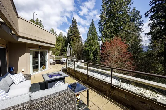 303 1500 Ostler Court, North Vancouver