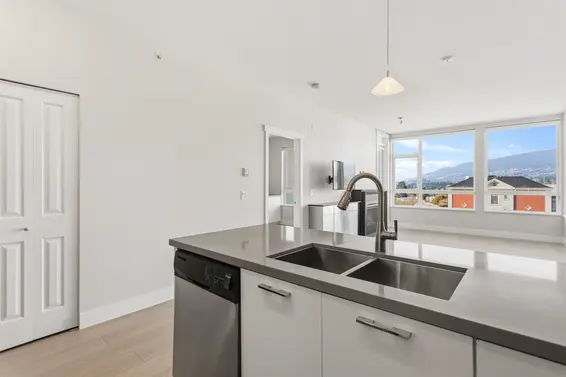 401 717 Chesterfield Avenue, North Vancouver For Sale - image 12