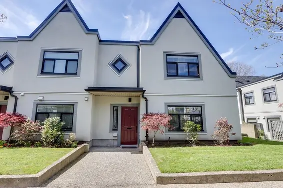 31 888 West 16th Street, North Vancouver