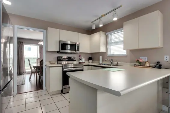 31 888 West 16th Street, North Vancouver For Sale - image 3