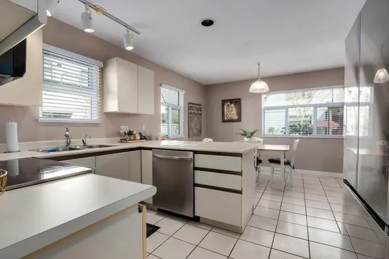 31 888 West 16th Street, North Vancouver For Sale - image 4