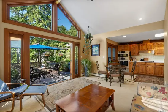 2379 Marine Drive, West Vancouver For Sale - image 18