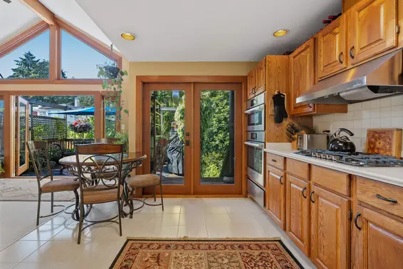 2379 Marine Drive, West Vancouver For Sale - image 29