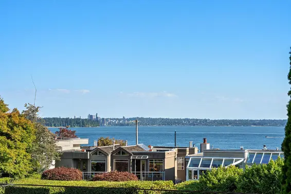 2379 Marine Drive, West Vancouver For Sale - image 7