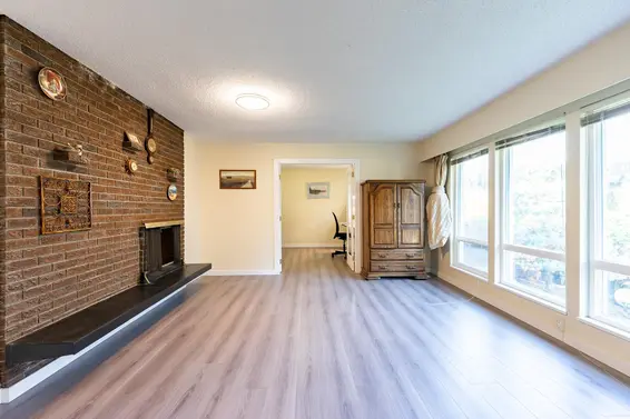 2075 Rufus Drive, North Vancouver For Sale - image 10