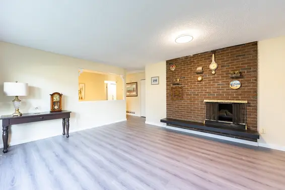 2075 Rufus Drive, North Vancouver For Sale - image 6