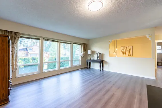 2075 Rufus Drive, North Vancouver For Sale - image 8