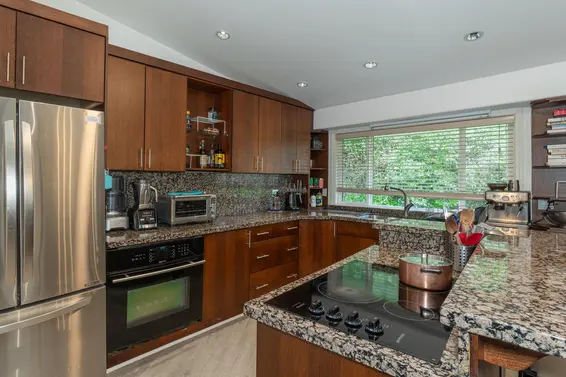 1129 Henlow Road, West Vancouver For Sale - image 9