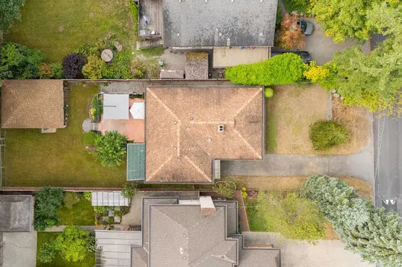 2239 Windridge Drive, North Vancouver For Sale - image 39