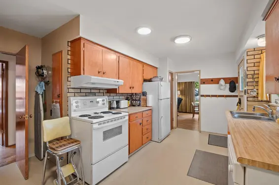 2239 Windridge Drive, North Vancouver For Sale - image 6
