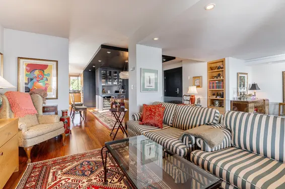 301 1930 Bellevue Avenue, West Vancouver For Sale - image 4