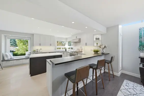 2023 Hill Drive, North Vancouver For Sale - image 10