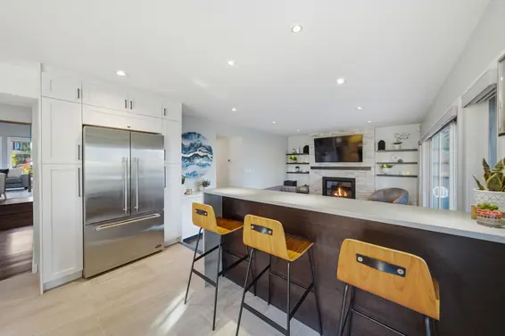 2023 Hill Drive, North Vancouver For Sale - image 11