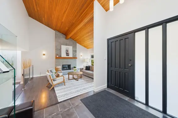 2023 Hill Drive, North Vancouver For Sale - image 3