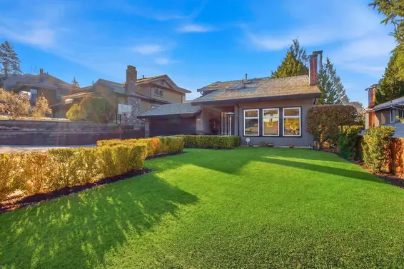 2023 Hill Drive, North Vancouver For Sale - image 34