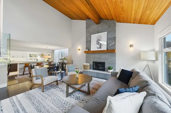 2023 Hill Drive, North Vancouver For Sale - image 6