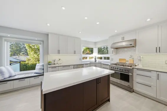 2023 Hill Drive, North Vancouver For Sale - image 9