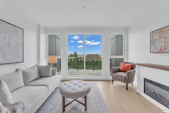 103/203 422 East 3rd Street, North Vancouver For Sale - image 3