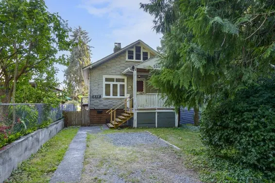 535 West 15th Street, North Vancouver For Sale - image 2