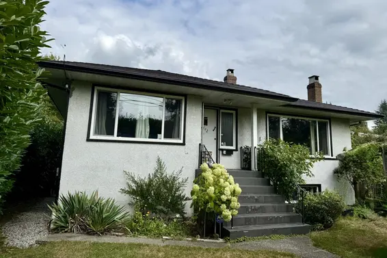 442 West 23rd Street, North Vancouver