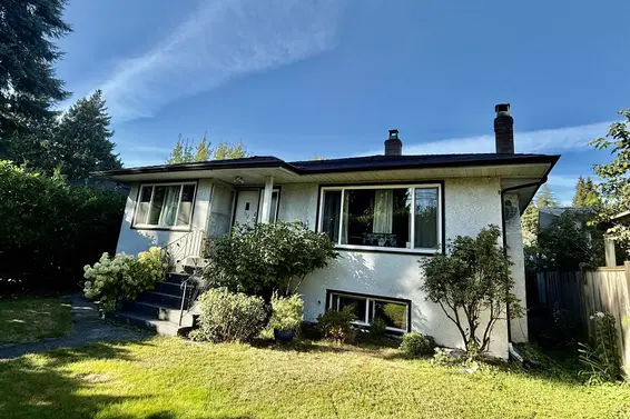 442 West 23rd Street, North Vancouver For Sale - image 2