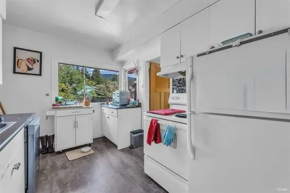 442 West 23rd Street, North Vancouver For Sale - image 3