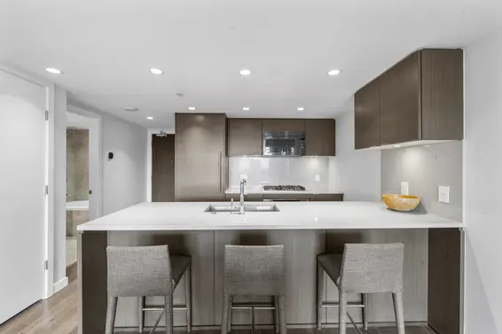 703 125 East 14th Street, North Vancouver For Sale - image 7