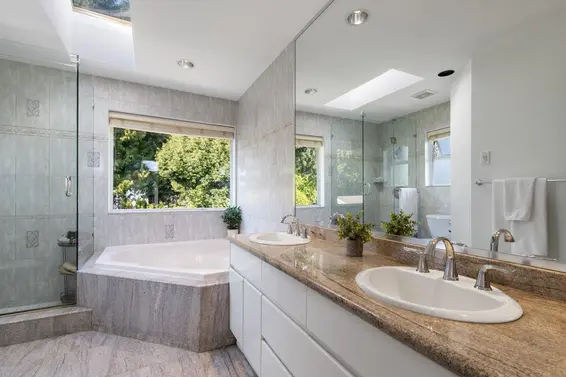 2257 Fulton Avenue, West Vancouver For Sale - image 20