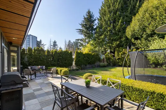 2257 Fulton Avenue, West Vancouver For Sale - image 36
