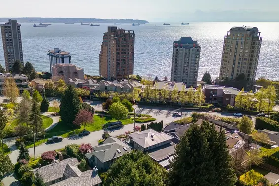2257 Fulton Avenue, West Vancouver For Sale - image 4