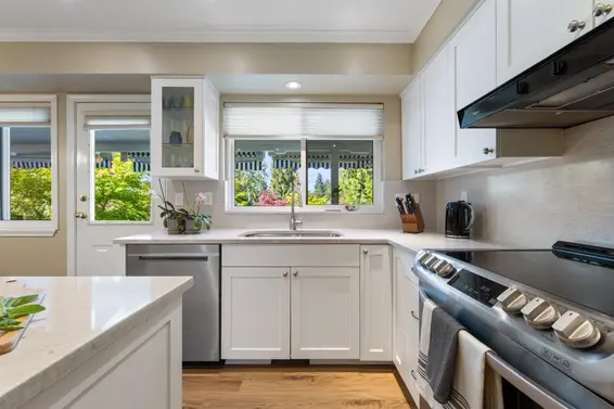 4003 Ruby Avenue, North Vancouver For Sale - image 2
