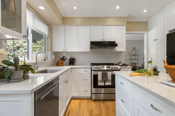 4003 Ruby Avenue, North Vancouver For Sale - image 3