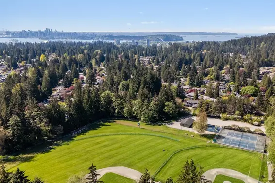 4003 Ruby Avenue, North Vancouver For Sale - image 30