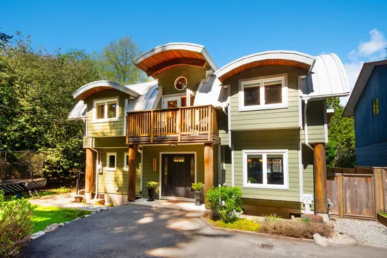 4360 Cove Cliff Road, North Vancouver