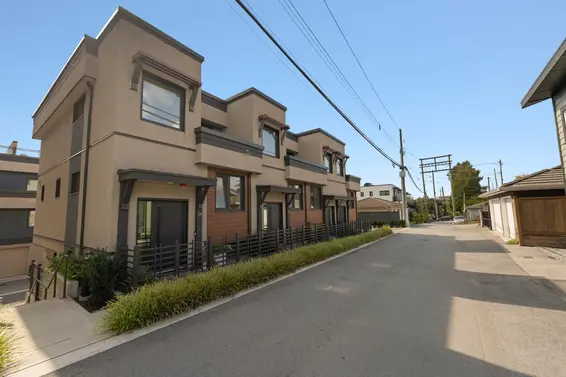 24 632 East 3rd Street, North Vancouver For Sale - image 38