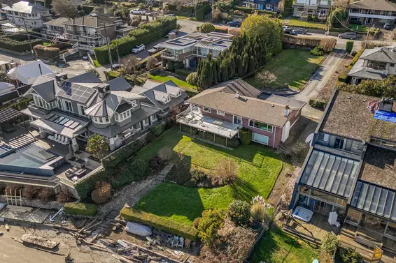 450 Beachview Drive, North Vancouver For Sale - image 12
