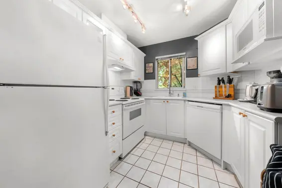 115 128 West 8th Street, North Vancouver For Sale - image 9