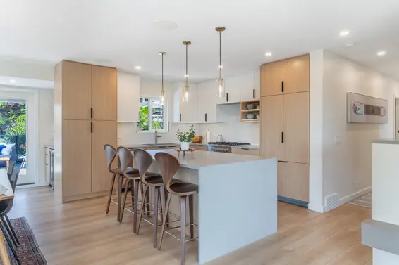 536 East 5th Street, North Vancouver For Sale - image 2