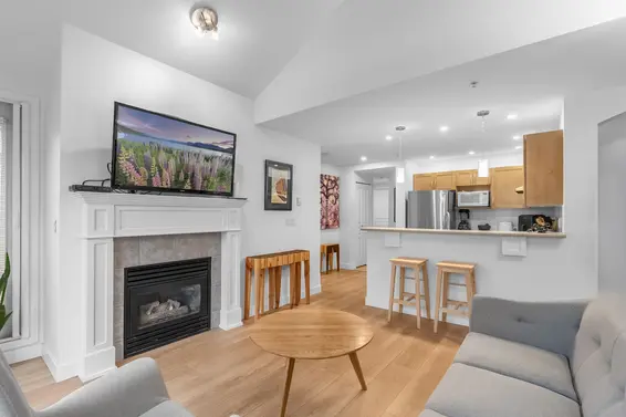 302 333 East 1st Street, North Vancouver For Sale - image 4