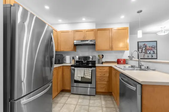 302 333 East 1st Street, North Vancouver For Sale - image 5