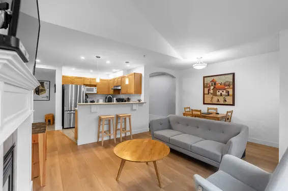 302 333 East 1st Street, North Vancouver For Sale - image 9