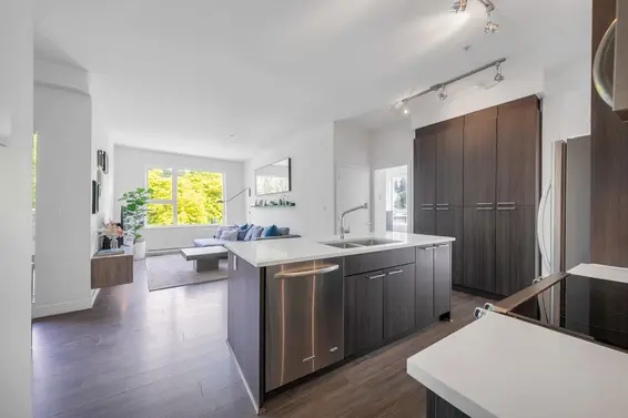 201 1201 West 16th Street, North Vancouver For Sale - image 2