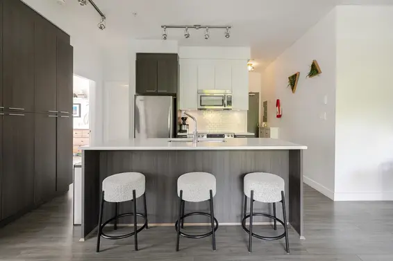 201 1201 West 16th Street, North Vancouver For Sale - image 4