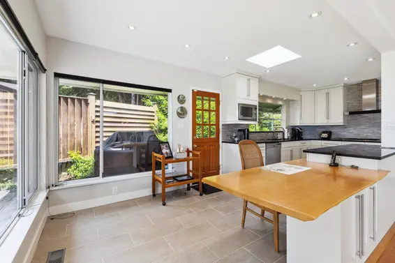 2695 Rosebery Avenue, West Vancouver For Sale - image 13