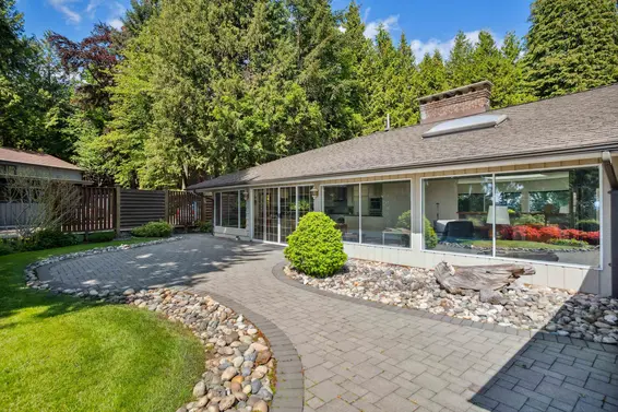 2695 Rosebery Avenue, West Vancouver For Sale - image 15