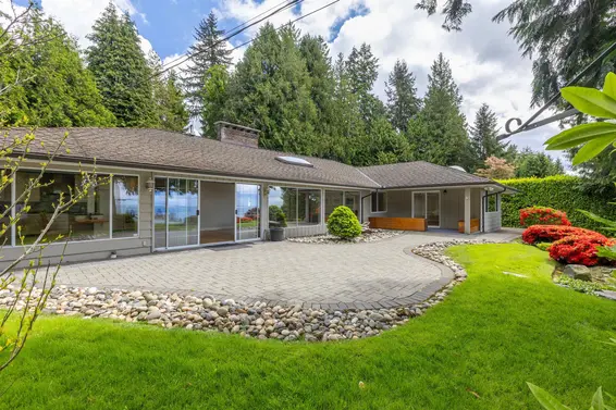 2695 Rosebery Avenue, West Vancouver For Sale - image 16