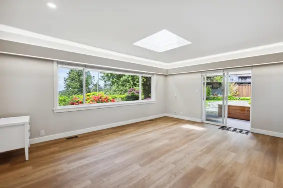 2695 Rosebery Avenue, West Vancouver For Sale - image 22