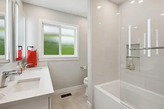 2695 Rosebery Avenue, West Vancouver For Sale - image 27