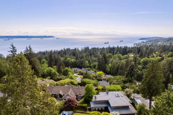 2695 Rosebery Avenue, West Vancouver For Sale - image 34